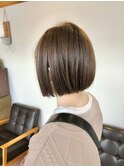 切りっぱなしボブシアーベージュ透明感カラー