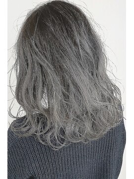 ラフィスヘアー プアナ 小田原店(La fith hair puana) 【La fith】 グレージュグラデーション×ミディアムスタイル