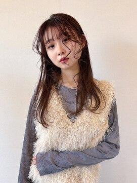 イル(ill) ストレートスタイル  顔周りスタイリング