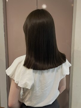 イルフレール(ill frere) ぱつっと　顔まわりレイヤー　暗髪　似合わせ　中津　梅田