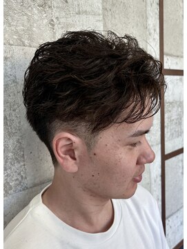 シザーズ(SCISSORS) フェザーパーマ/ツイストパーマ/バーバー/郡山/眉毛カット