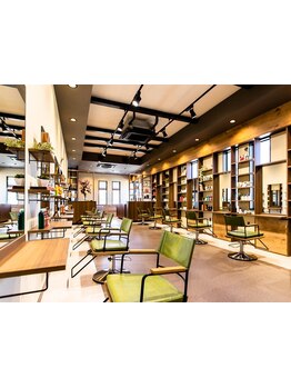 【キッズスペースあり】親子そろってくつろげる快適空間◎お子様のファーストカットもお任せください♪