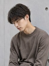 フリック(FLICK)&nbsp;ツーブロック×毛流れセンターパート
