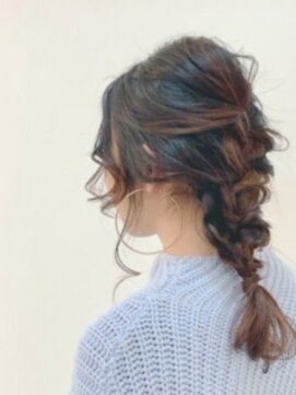 カール 鶴川店(K：R) グラデーションカラーがアクセントの編み込みルーズアップ