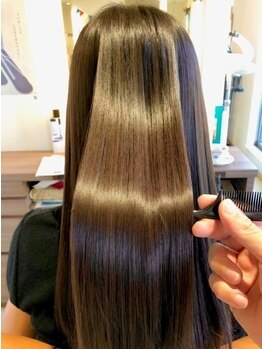 パリーアヴニール(PARIS AVENIR)の写真/【酸熱トリートメント】繰り返すケアで髪質改善◎内側からの補修でまとまりと水分のある美しい艶髪へ。