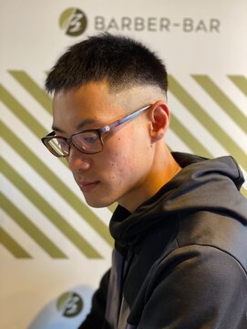 バーバーバー アカバネ(BARBER-BAR AKABANE) クロップスタイル【BARBER-BAR】