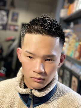 バーバー スタジオ ラフテル(Barber Studio RAFTEL) モヒカンスタイル