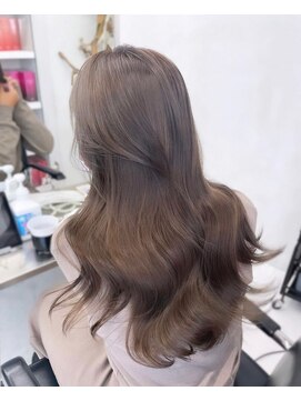 アディション 新宿(ADITION) 大人かわいいミルクティーカラーハイライトレイヤーカット[新宿]