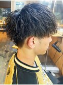 20代30代40代メンズショートフェザーマッシュツーブロック