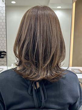 ヴィオットバイサロン(Viot by Salon) 前髪マチルダボブピンクベージュツヤ髪
