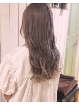 ピヨン 心斎橋(piLLon) ミルクティーカラー