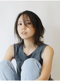 暗髪ハイライトミディアムレイヤー
