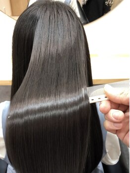 メヴィ 本八幡(mavie)の写真/髪質改善を頭皮からアプローチ。髪質改善に特化した厳選トリートメントで、うるツヤな美髪へと導きます。