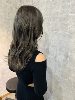 リル(lil)の写真/白髪ぼかしハイライトや、透明感抜群のイルミナカラーで【白髪染め】でもおしゃれに♪【宇都宮美容室】