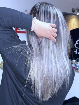 ブレイズヘアー(BLAZEhair) ホワイトグレージュバレイヤージュ×ブリーチ2回