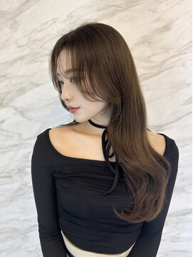 ロンド フィーユ(Lond fille) なめらかな顔まわりが大人気!中華美女ワンホンで色っぽヘア