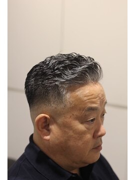 キングスマントーキョー 三鷹店(KINGSMAN TOKYO) サイドパートパーマ