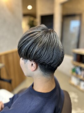 ニッケ ヘアーデザイン(nikke hair design) シルバー系メッシュ×マッシュレイヤー