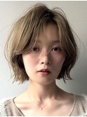 大人女性の柔らかレイヤーボブ