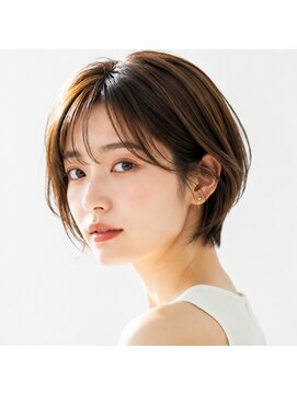 ヘアーエボリューション 透け感ベージュの大人美人ショート