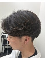 ベル 桑名(BHEL)&nbsp;桑名メンズパーマルーズパーマシャドウパーマセンターパート緩め