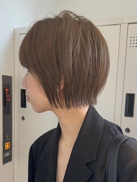 ラフ 立川(Laff) 切りっぱなしボブ　アッシュカラー　縮毛矯正　レイヤーボブ
