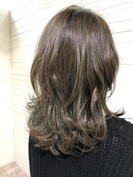 シュガーイシノマキ(SUGAR ishinomaki) ネオウルフ☆カーキ☆グラデーション☆インスタ人気☆小顔