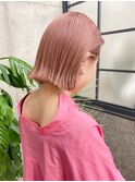 ピンクベージュ×切りっぱなしボブ