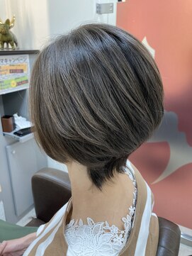 アールモンドヘア新世界 ♯ショートボブ
