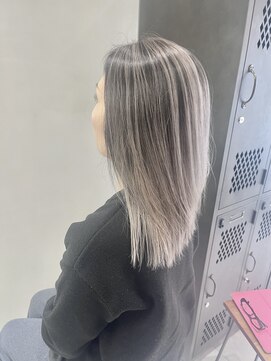 フェリア 渋谷(Feria) 【Feria渋谷】ホワイトバレイヤージュ“石田幸輔”