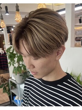 グッドタイムエフティフィフス 横浜西口(GoodTimes ft.fifth) ニュアンスパーマセンターパート韓国風センター分けメンズ横浜