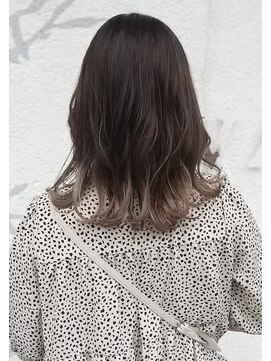 エル(elu) 毛先カラー