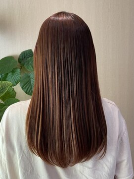 エム インターナショナル 白岡 キュート(EMU international CUTE) 艶と好感度が叶うストレート