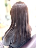 自然なストレートでサラ髪&ヘアカラーで艶アップ♪
