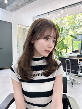 キティー(kiti) くすみベージュ×レイヤーカット