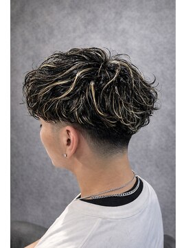 ヘアアンドデザイン ネイビー(Navy) スペインカール&ハイライト