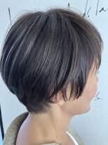 ハウル(HOWL)&nbsp;【HOWL】のマッシュショートにcolorはセルリアンブルージュ