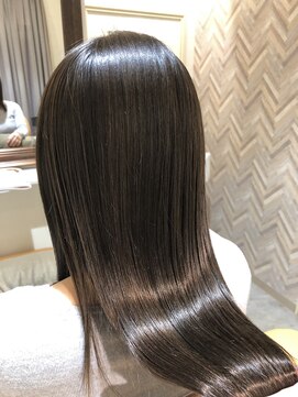 トゥーリ 筑紫野店(tuuli) tuuli筑紫野店☆大人 艶髪 美髪 Aujuaトリートメント 八谷昌直