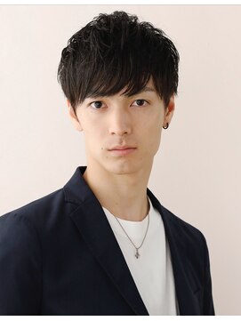 パウダー(powder) ツーブロックマッシュ　黒髪　束感ショート　韓国