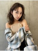 ベージュ