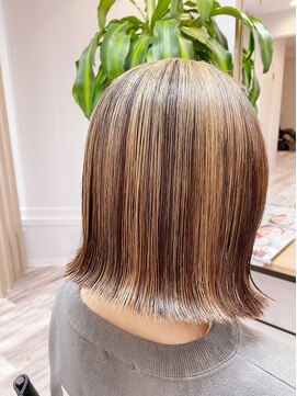 ロエネ(LOENE) 【ルイstyle】ブラックとゴールド！細かいハイライトで明暗◎