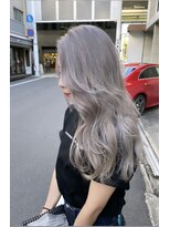 アミ ヘアー ガーデン(ami hair garden)&nbsp;ホワイトシルバー×ロングレイヤー