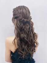 プルクラ ロッポンギ(Pulchra ROPPONGI)&nbsp;ねじりハーフアップ