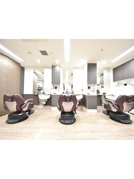 【地下鉄仙台駅2番出口30秒】アクセス抜群なメンズ専門理容室！幅広い世代から素早く的確な施術が好評★