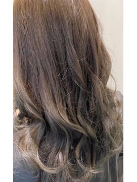 ミリ 千歳烏山(Mili CARE&SPA) ダブルカラー