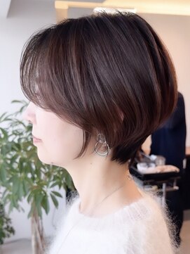 ソワネ 表参道(soigne) ショートボブくびれショートヘア顔周りレイヤー白髪ぼかし30代