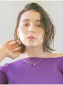 前髪かきあげ大人女子スタイル