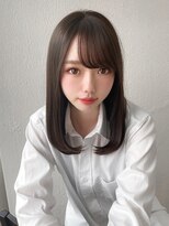 流し前髪大人可愛い小顔顔まわりミディアムストレートワンカール