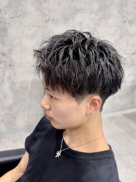 シャインセカンド 大宮(SHINE Second) 刈り上げセンターパート/波巻きツイストスパイラル/大宮