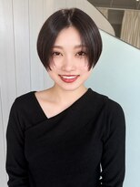 ルトワフクロマチ(Lutowa Fukuromachi) 暗髪ショート×センターパート×耳かけ/袋町/本通